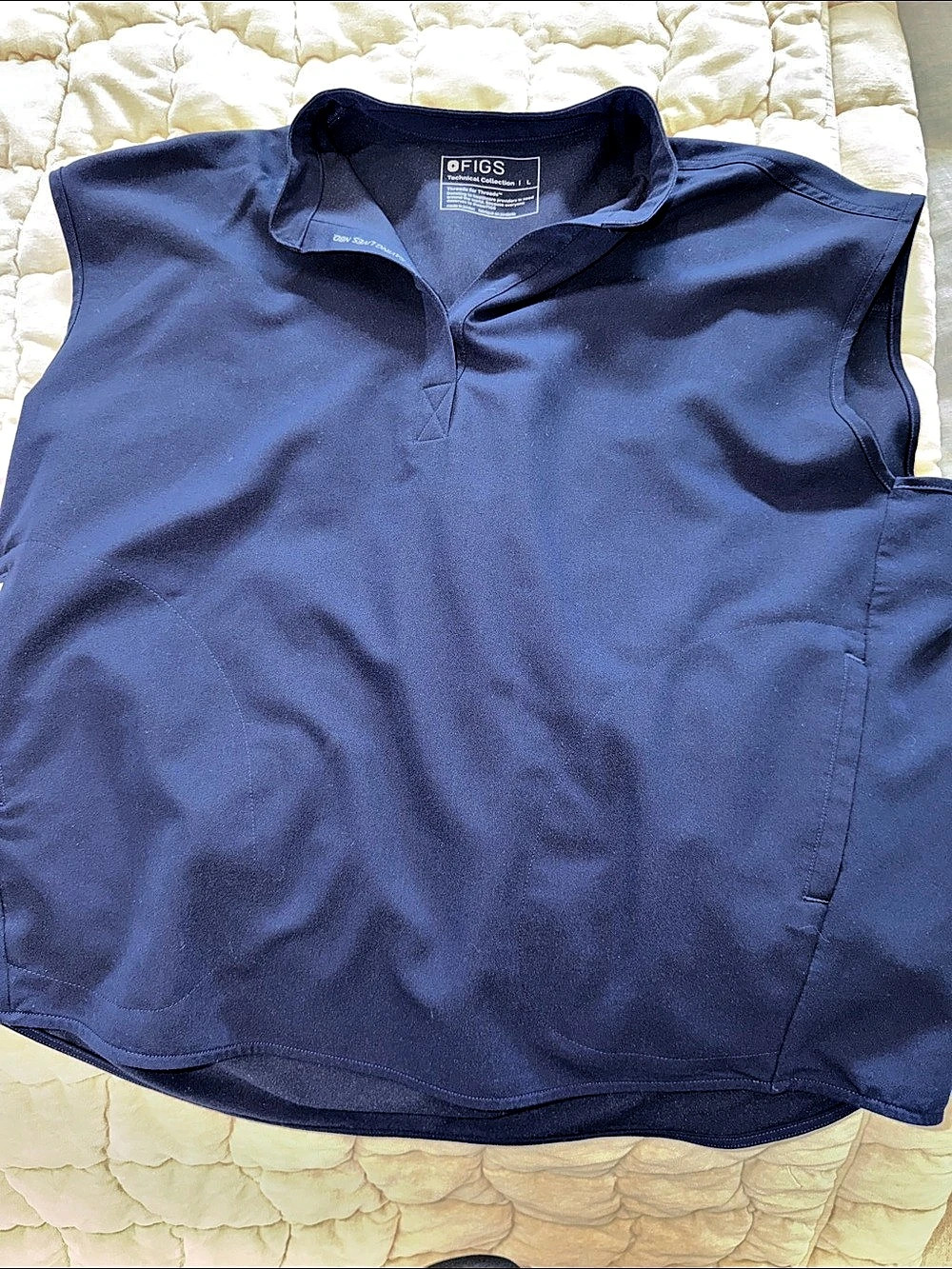 FIGS Rafaela scrub top navy blue